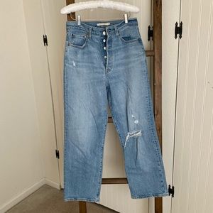 Levi’s Ribcage straight ankle jeans. Size 29.